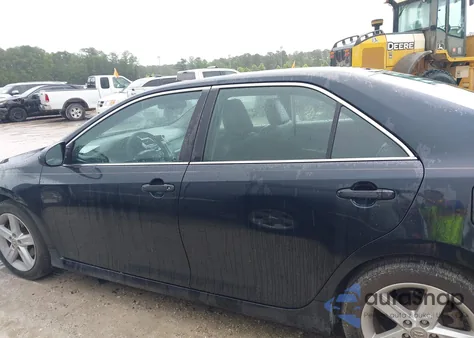 2012 Toyota Camry Se z USA, uszkodzony, nr VIN 4T1BF1FK6CU102076